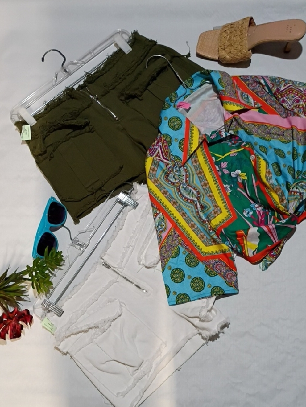 SHEIN Olive Green Frayed Hem Women's Shorts